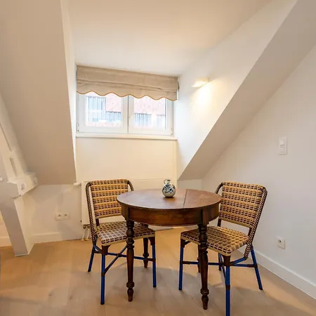 Shway - The Seaman's Sight Apartment